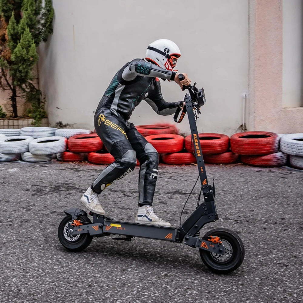 KuKirin G4 2000W Motor Electric Scooter: Showcasing High-Speed Performance, Robust Build, and Off-Road Capability – Ideal for Enthusiasts Seeking Extreme Urban/Off-Road Mobility